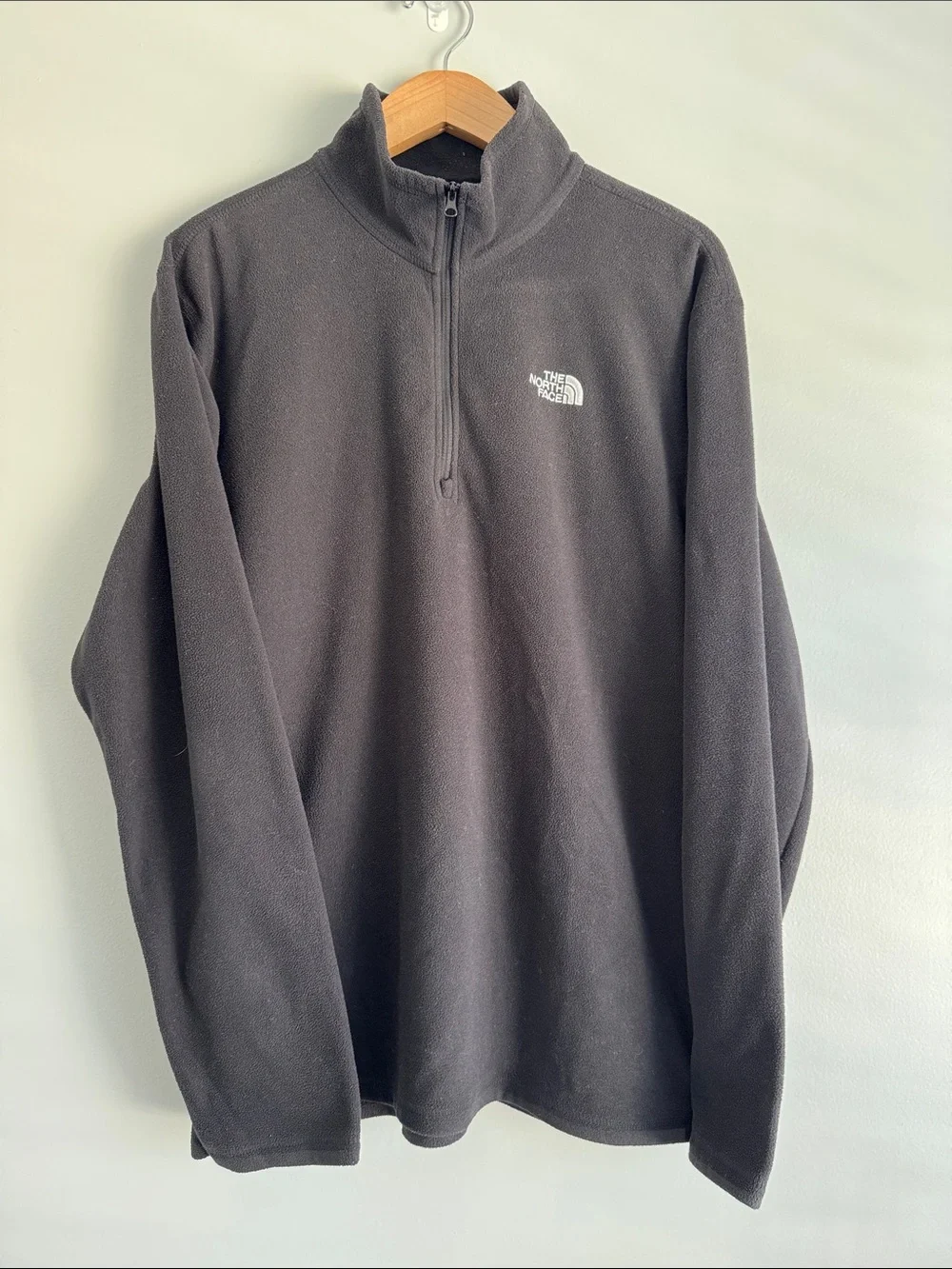 The North Face Men’s Black Quarter-Zip Fleece